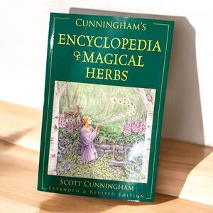 Cunningham's Encyclopedia of Magical Herbs (Llewellyn's Sourcebook)